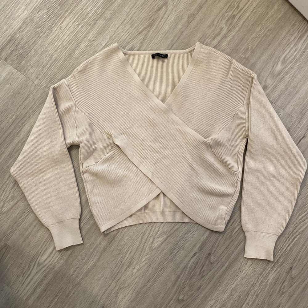 Dynamite | Cross over cropped long sleeve | Size small